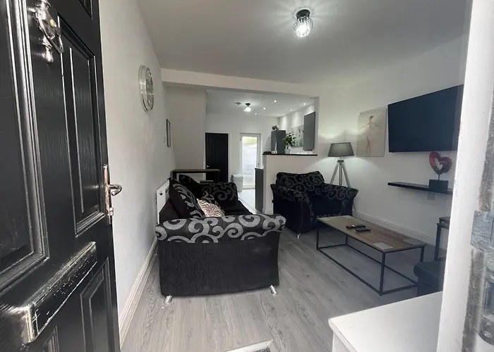 Stefanos 3 Bedroom House Sleeps 10